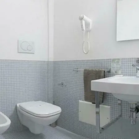 호텔 Torre Sunny Apartments 토레 리날다